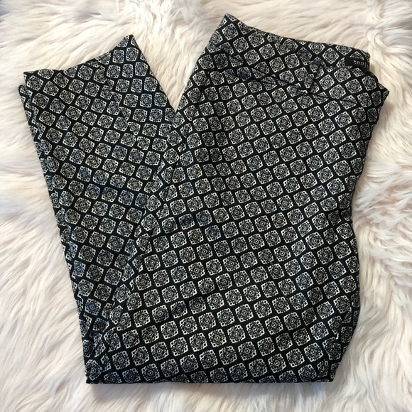 White House Black Market Pants - WHBM Printed Slim Ankle Pants